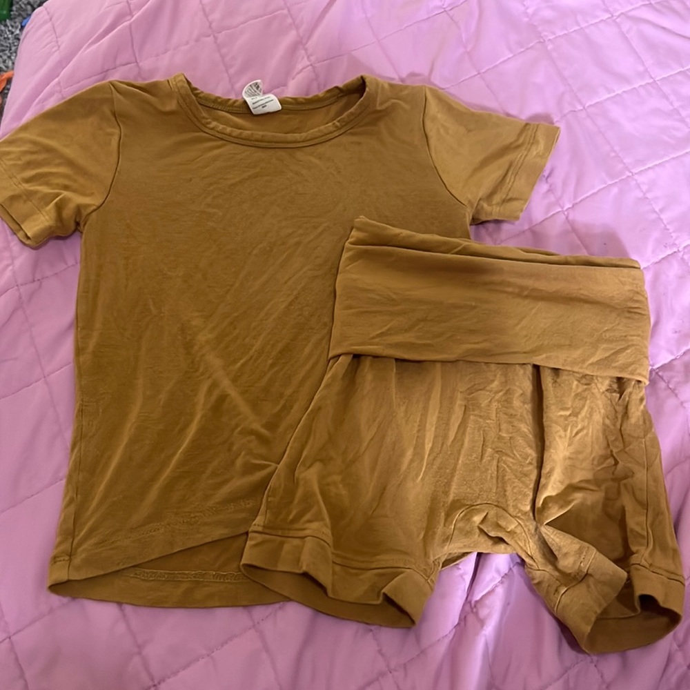 Kate Quinn matching set 2t
